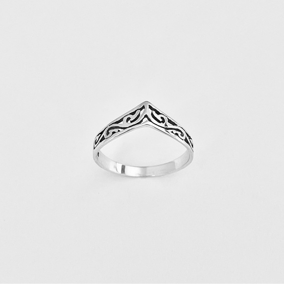 Sterling Silver Chevron Filigree Ring, V Shape Ring, Silver Rings, Swirls, Band - Picture 1 of 14